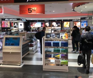 日本北海道 - 機(jī)場(chǎng)免稅店 翻譯導(dǎo)購